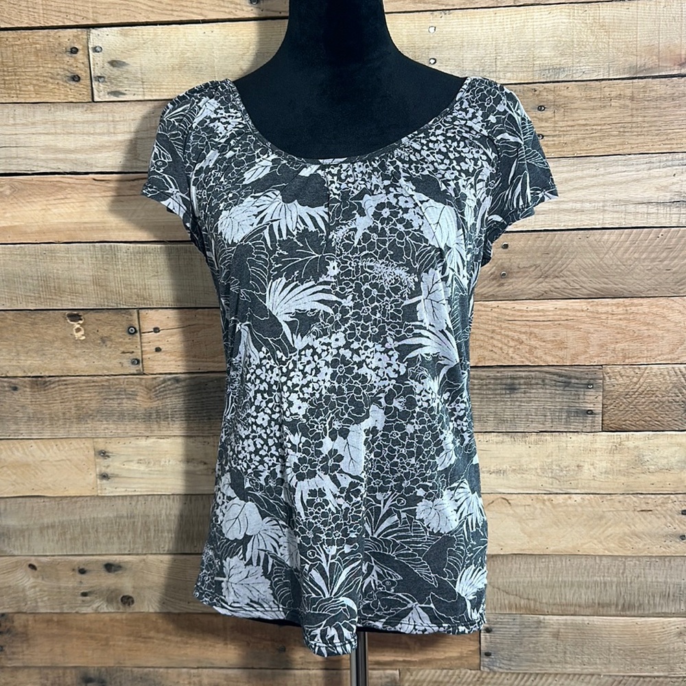 Lux Women’s Sheer Short Sleeve Tee with Large Keyhole Cutout on Back